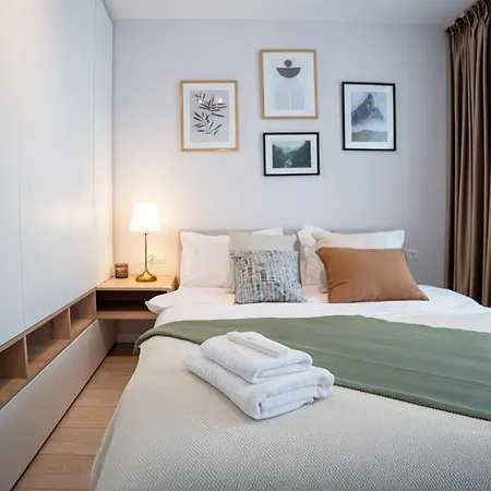 Modern Aviatiei Apartament